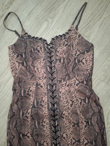 Sexi koženkove šaty, bershka,l