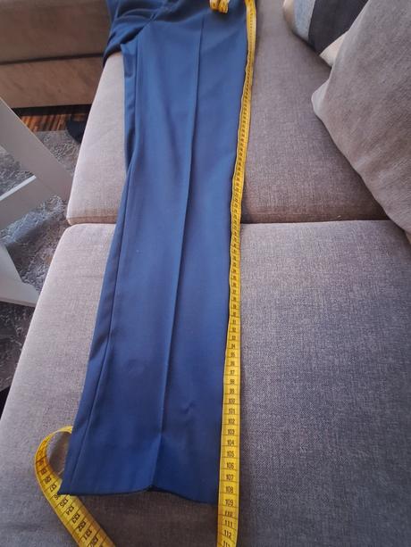 Chlapčenský tmavomodrý oblek, 182