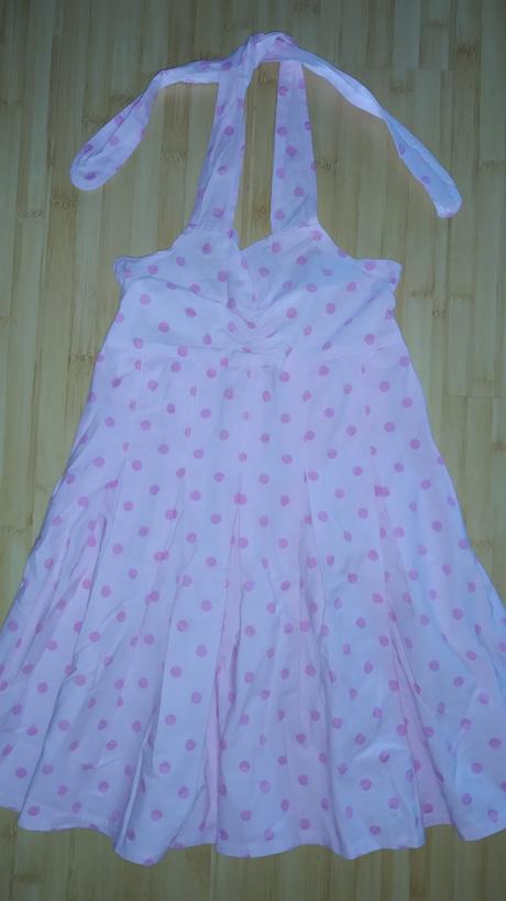 Bodkované šaty, 116