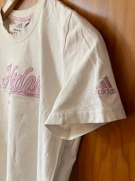 Adidas biele tričko s ružovým vyšitým názvom, adidas,s
