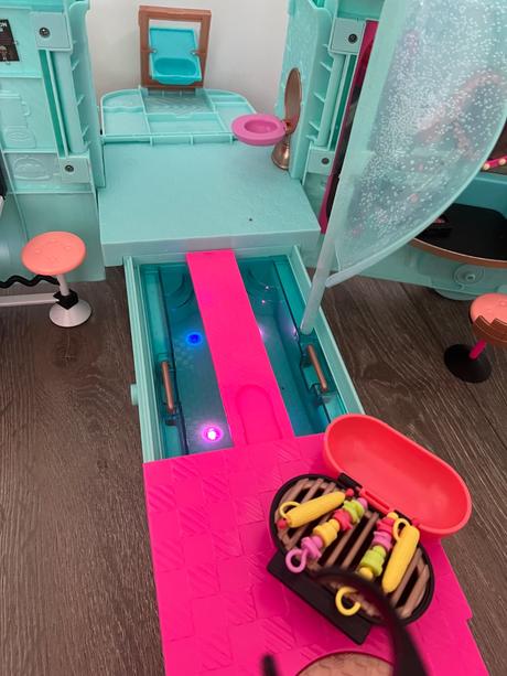 Lol surprise 2 in 1 glamper fashion camper karavan, 