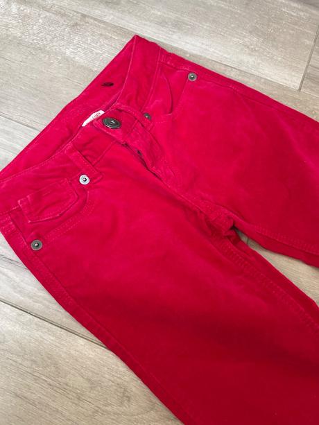 Malinové menčestráky, 128