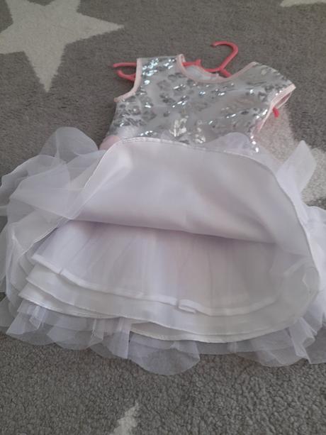 Nádherné spoločenské šatky, 98