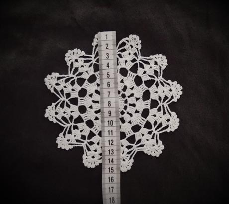 Biely háčkovaný obrus/háčkovaná dečka,