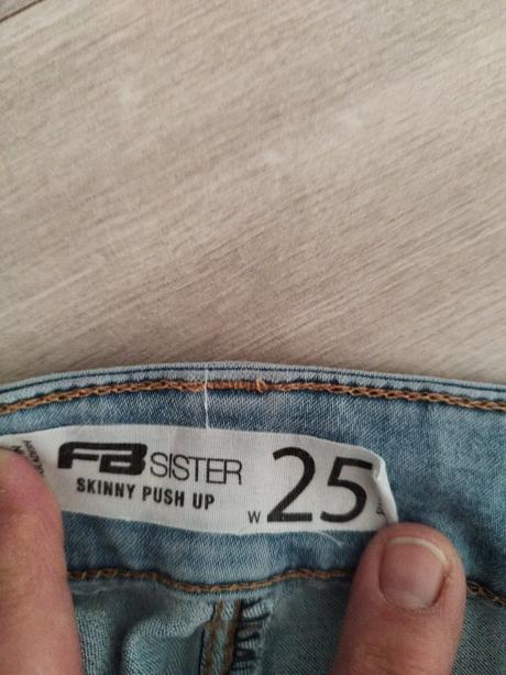 Elastické rifle, new yorker,26