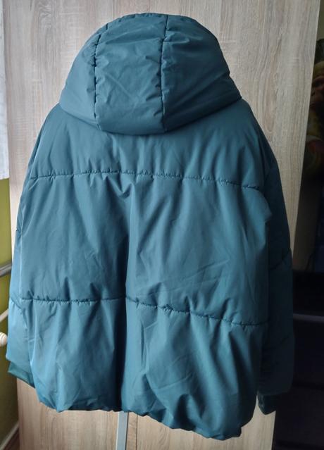 Tmavozelená bunda, 52