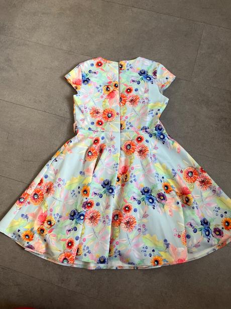 Slavnostne šaty 140, 140