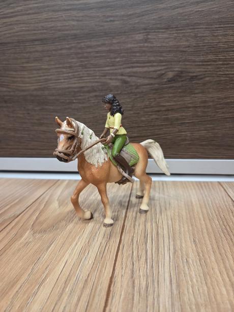 Schleich kôň s jazdcom, 