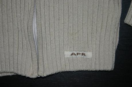 104 svetrik,4 r., 104