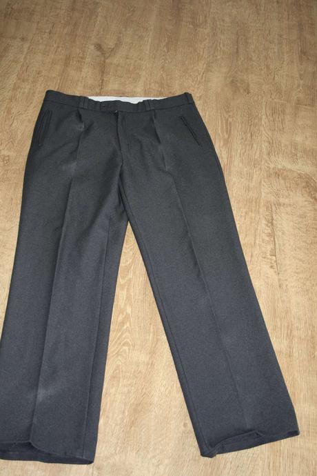 Elegantne nohavice-ako nové, 52