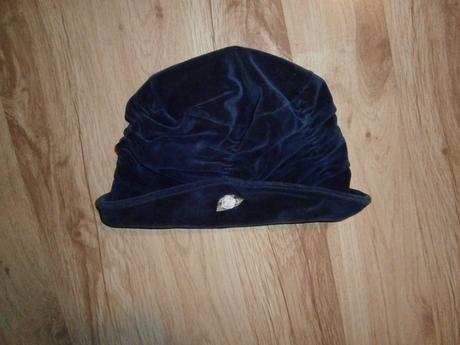 Klobúčik, adams,110