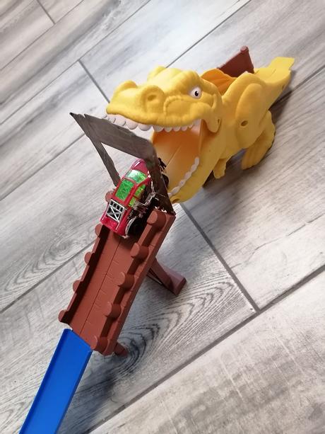 Autodráha dino,