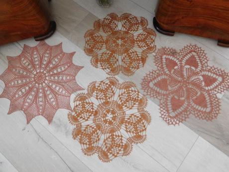 Háčkované hnedasté, 