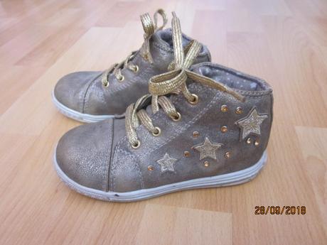 Kotníkové zlaté topánky, 26