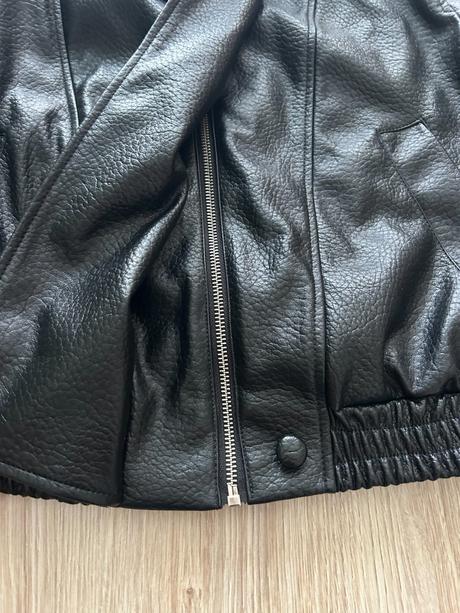 Štýlová viral koženková bunda značky green apple,