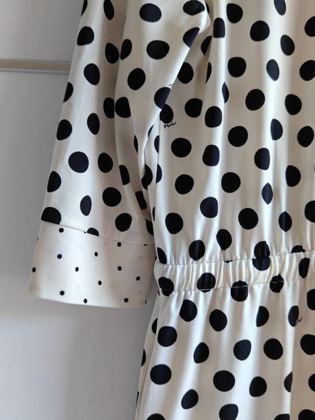 Oui elegantné luxusné krásne kvalitné saty, m