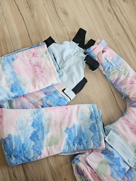 Reseeved lyžiarsky komplet top stav, reserved,128