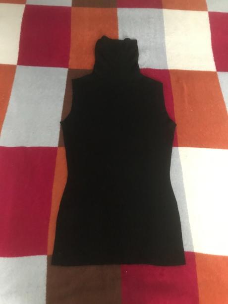 Rolak upletovy s kamienkami , zn. guess, guess,xs