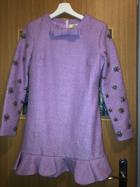 Dámske elegantné šaty s aplikáciami, m