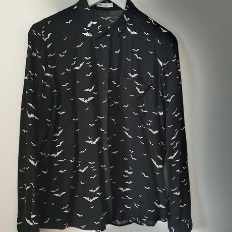 Halloween blúzka cropp s netopiermi, m