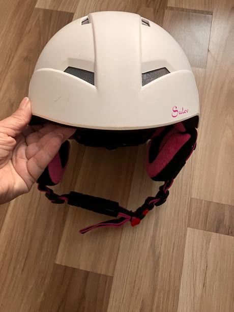 Lyžiarska prilba, s