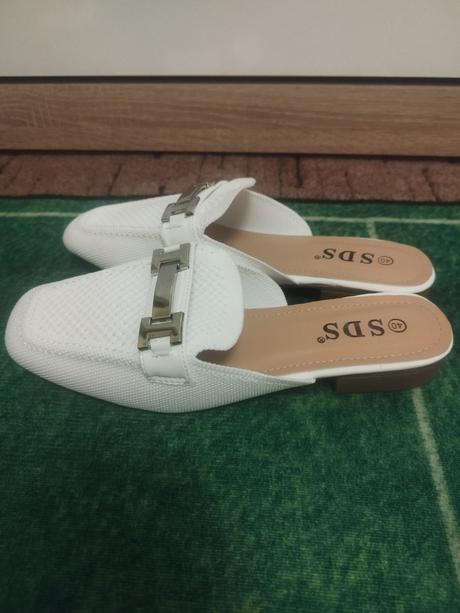 Trendové šľapky - nové, 40