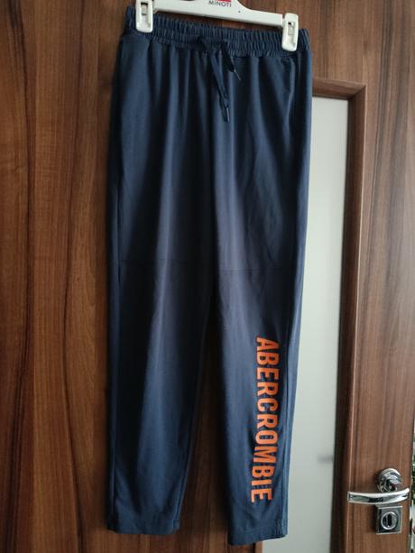 Tenké chlapčenské tepláky, abercrombie&fitch,152