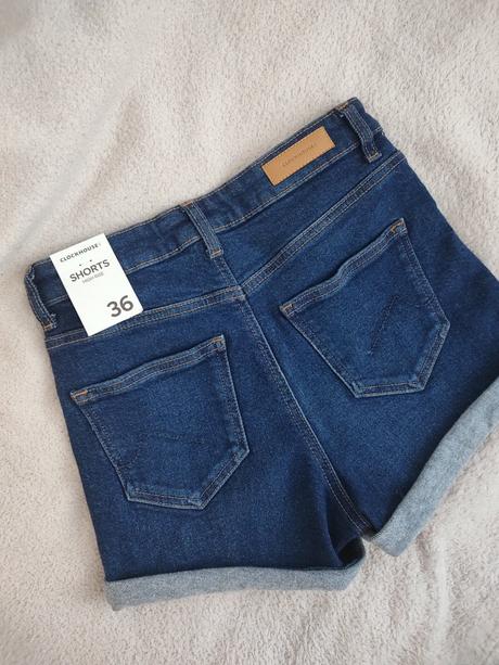 Kraťasy, clockhouse,36