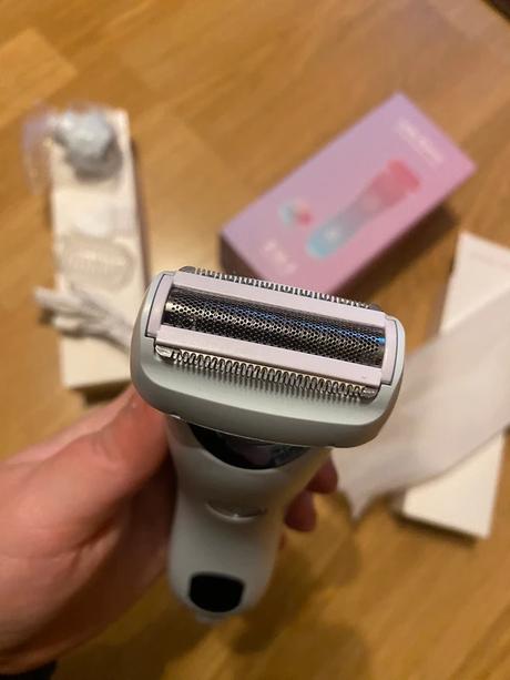 Nový dámsky holiaci strojček, 