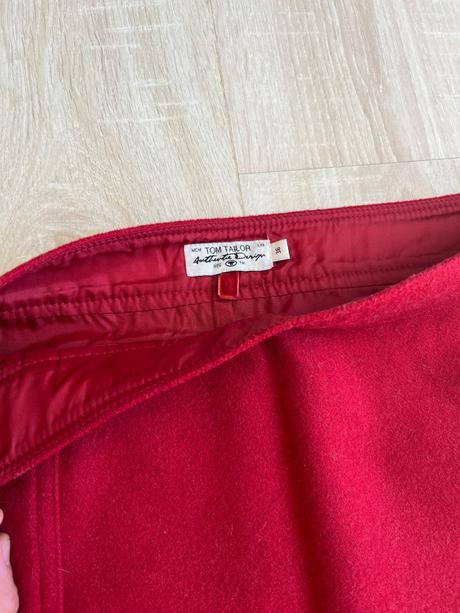 Cervena sukna - na zimu, tom tailor,36
