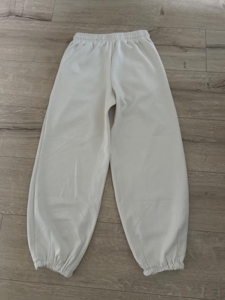 Voľnejšie nohavice, reserved,146