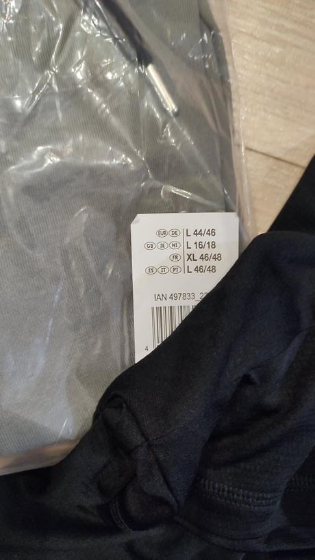 Rifle,mikina,tricko, 44