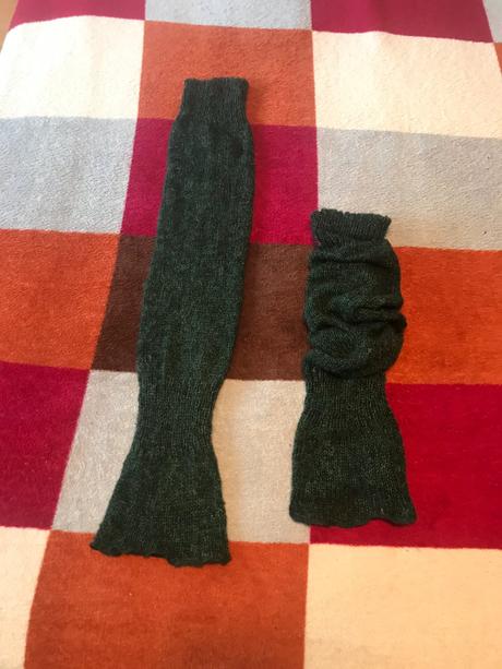 Šntucne upletove tmavozelene, dlzka cca 70 cm, 