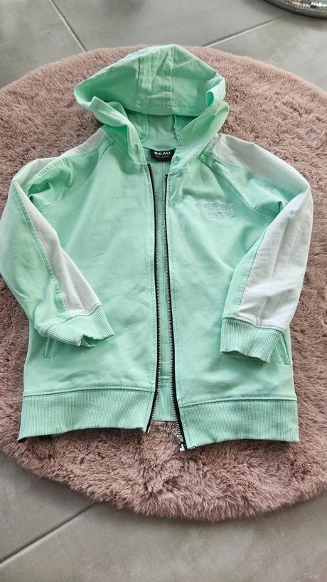 Beaubella mikina, 116