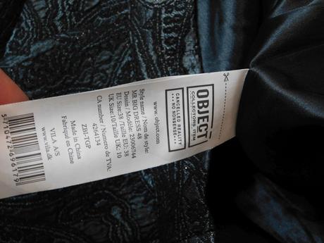 Kvalitne velmi pekne saty na slavnost, 38