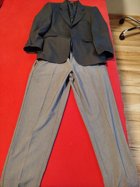 Spolocensky oblek, 158