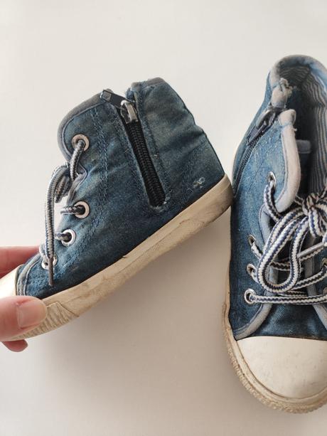 Tenisky, reserved,27