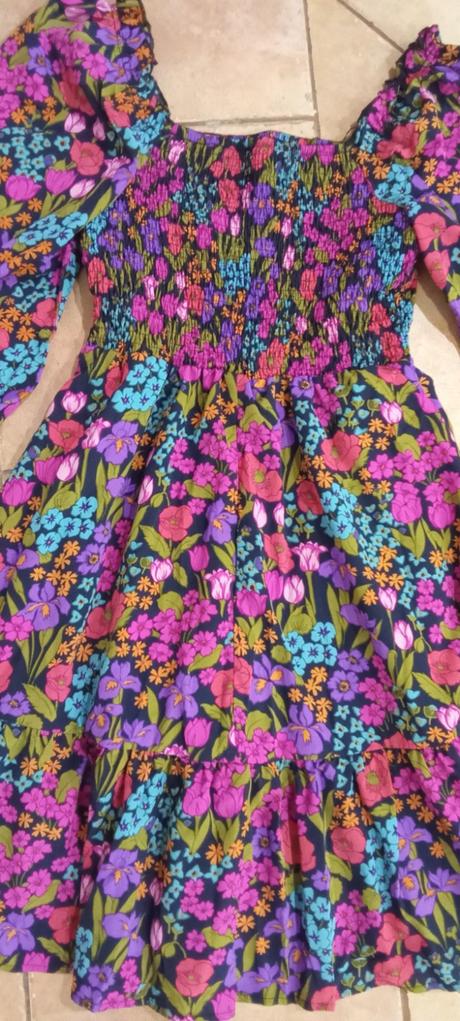 Krasne kvetinkove saty, xs