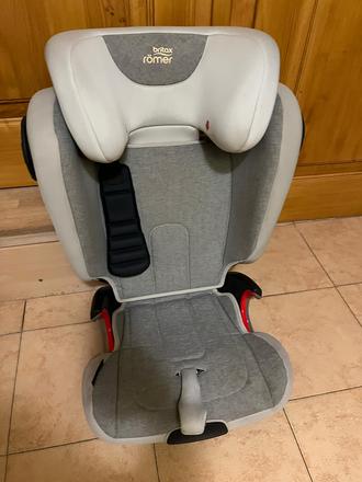 Predam autosedacku, römer