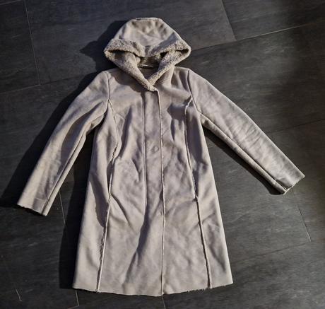 Sivý kožuch, c&a,s