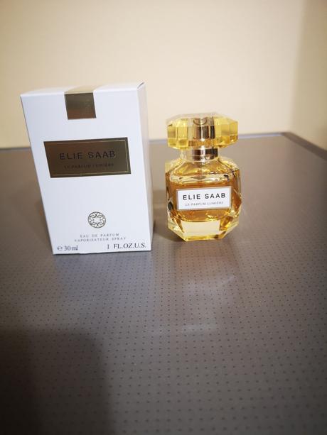 Elie saab le parfum lumiere, 