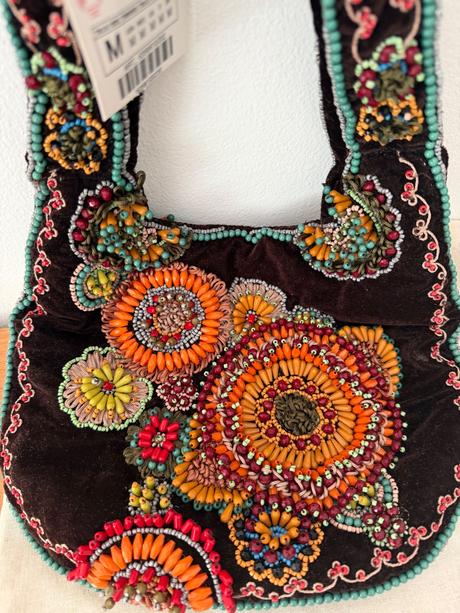 Zara nova kabelka vysivana koralkami, zara