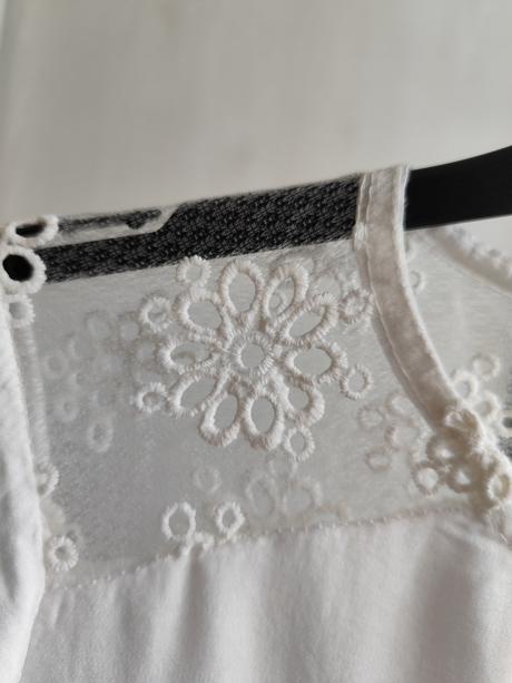 Blúzka s madeirou a výšivkou, l