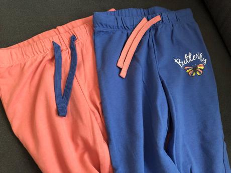 Dvoje tepláky, lupilu,98