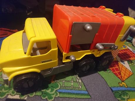 Smetiarske vyklapacie auto, 