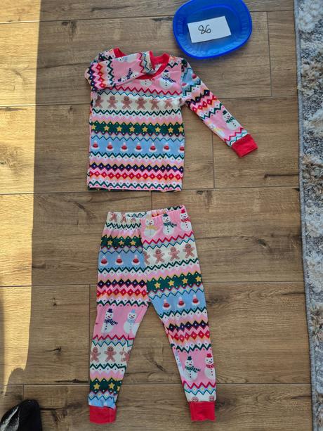 Pyžama na vianoce, 86