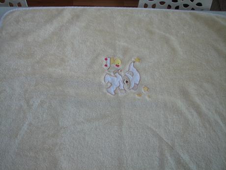 Unisex vanilková španielska deka s macíkom,