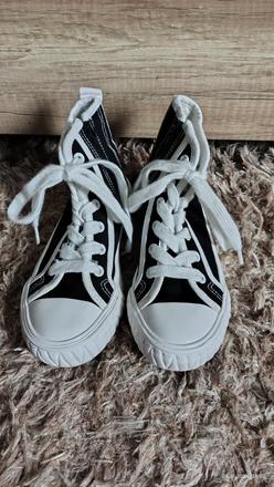 Tenisky, reserved,30
