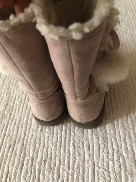 Krasne kozusinkove cizmicky, 26