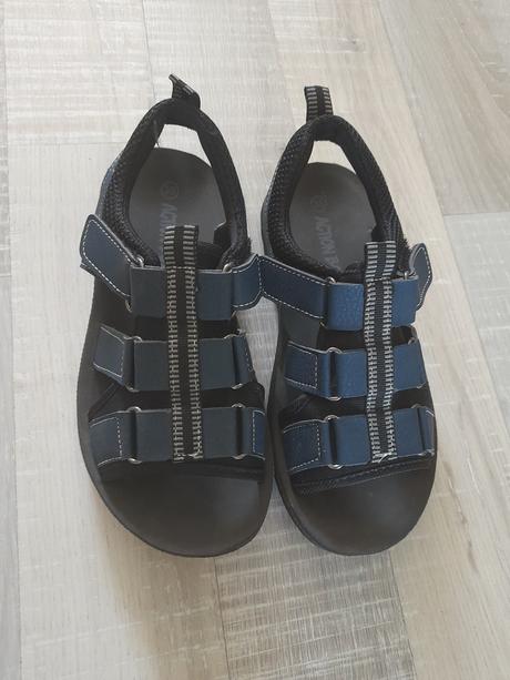 Sandále (nenosené), 35